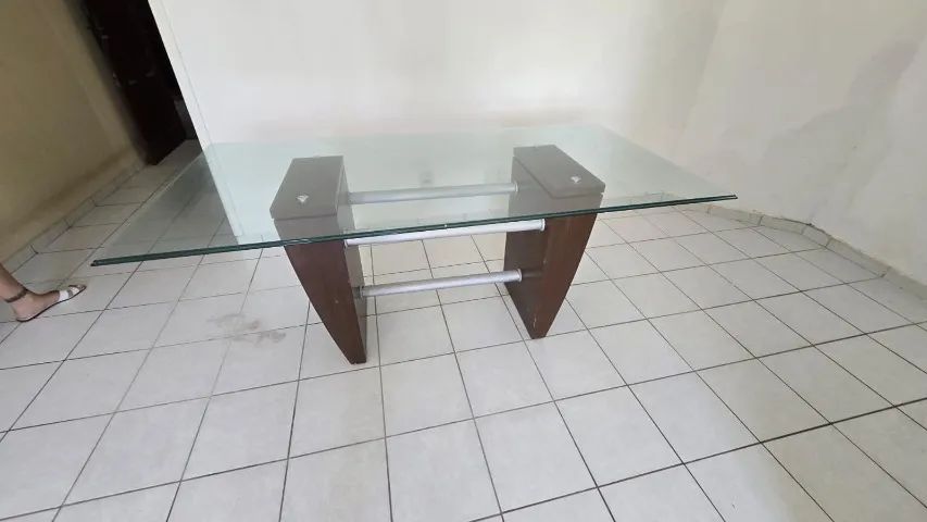 Vendo mesa de jantar 6 lugares 