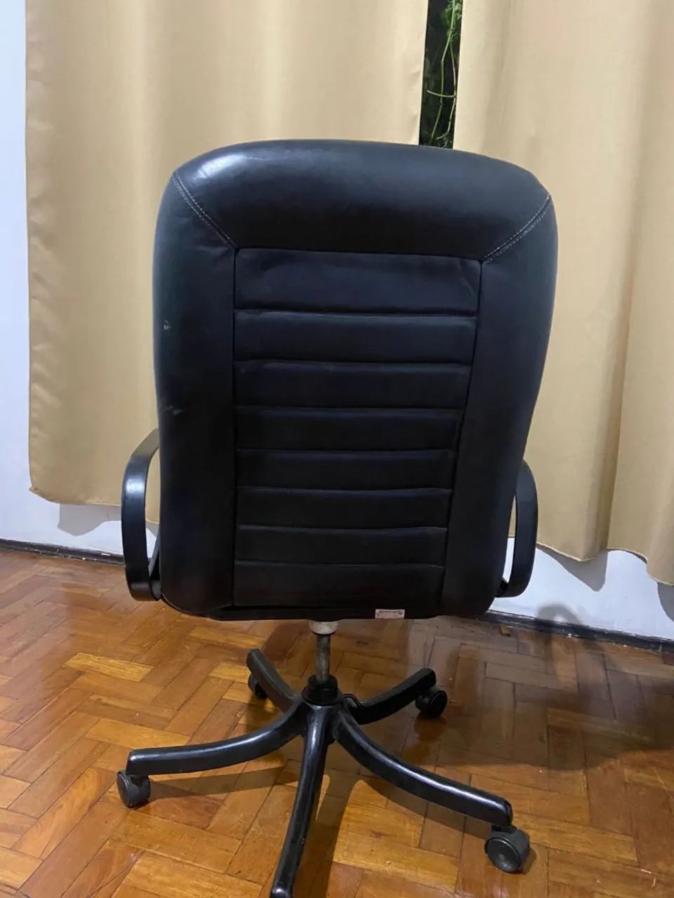 Cadeira de Escritório em couro - Foto 3