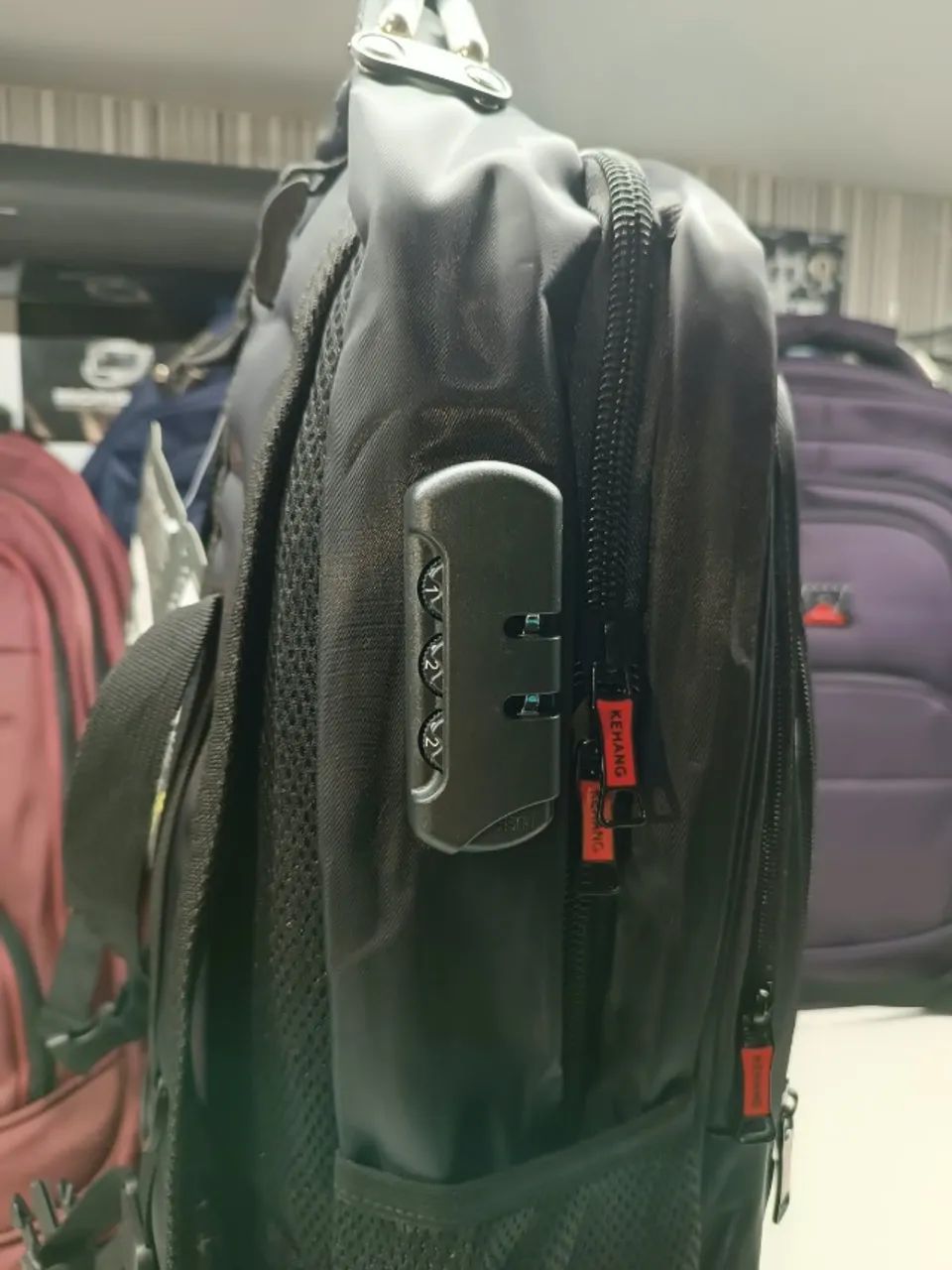 Mochila Multiuso Reforçada Impermeável Premium com Trava e Senha - Foto 5