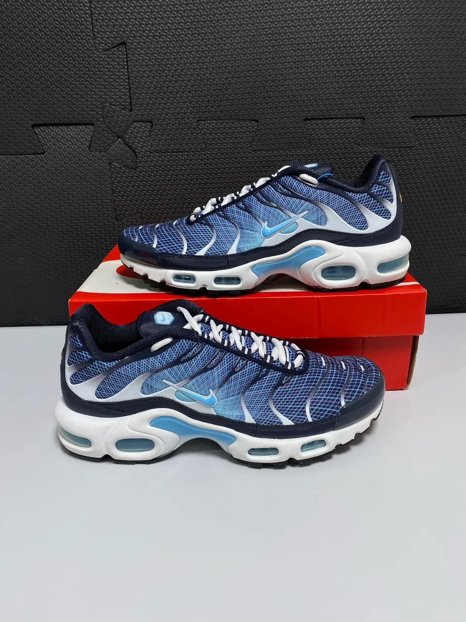 Nike Air Max Plus 'Dark Obsidian White Black' - Foto 5