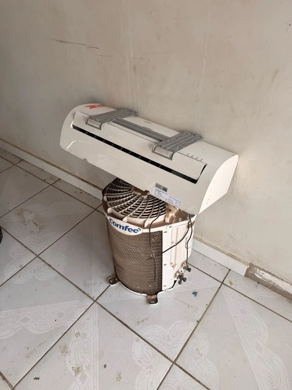 Ar condicionado Midea Confee (não é inverter) 