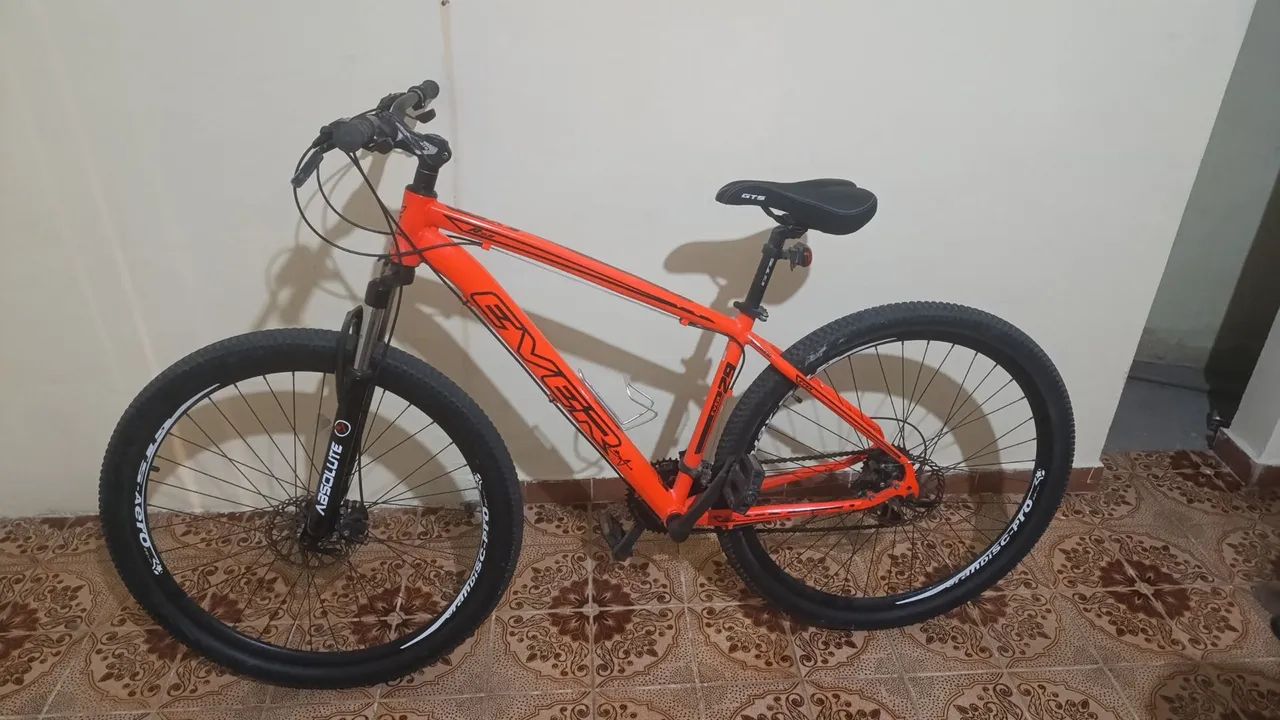 Bicicleta estado de nova R$1.600 - Foto 4