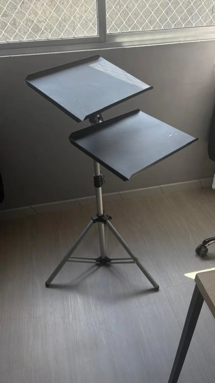 Suporte tripé para notebook / teclado / controladora / projetor / púlpito