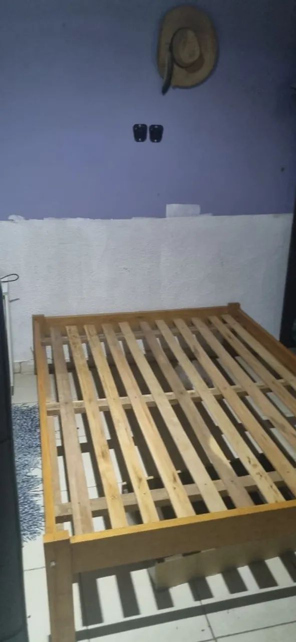 VENDE-SE ESSA CAMA DE MADEIRA  - Foto 2