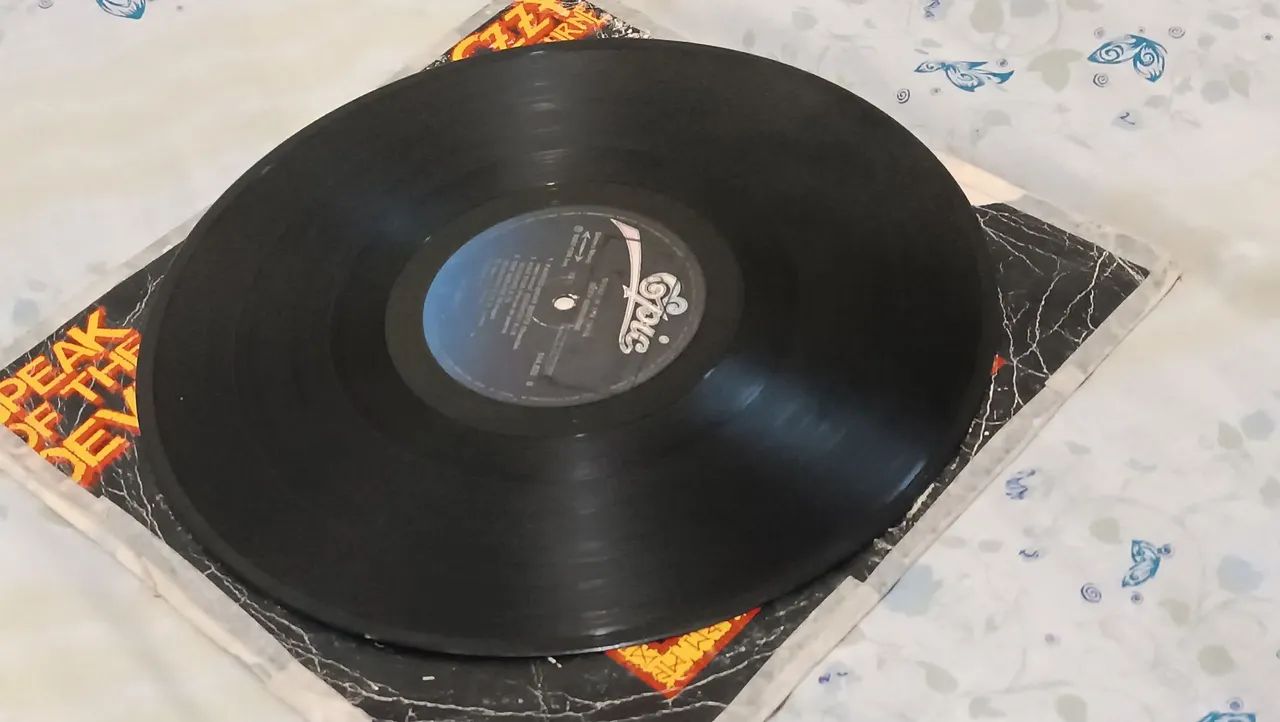 Um Disco Speak of the Devil Ozzy Osbourne Black Sabbath  - Foto 5