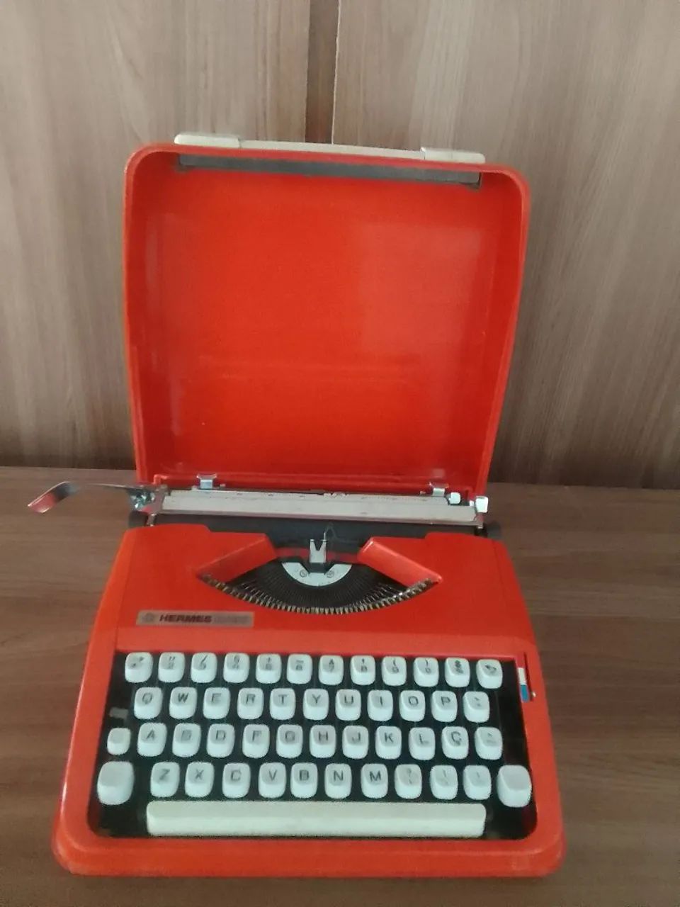 Maquina datilografia antiga  Hermes Beby