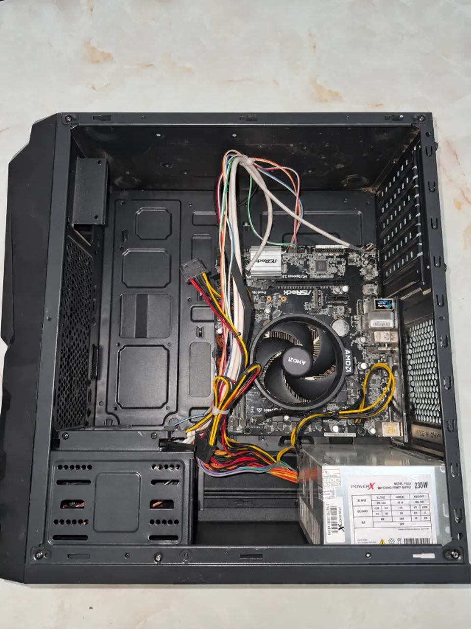 PC GAMER Ryzen 5 3400G | 8GB DDR4 |  - Foto 5
