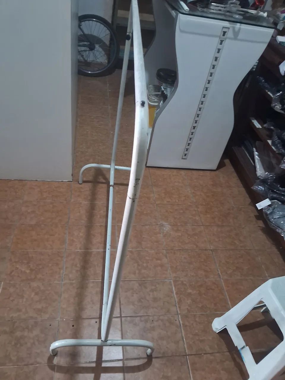 Arara de roupa móvel  - Foto 4