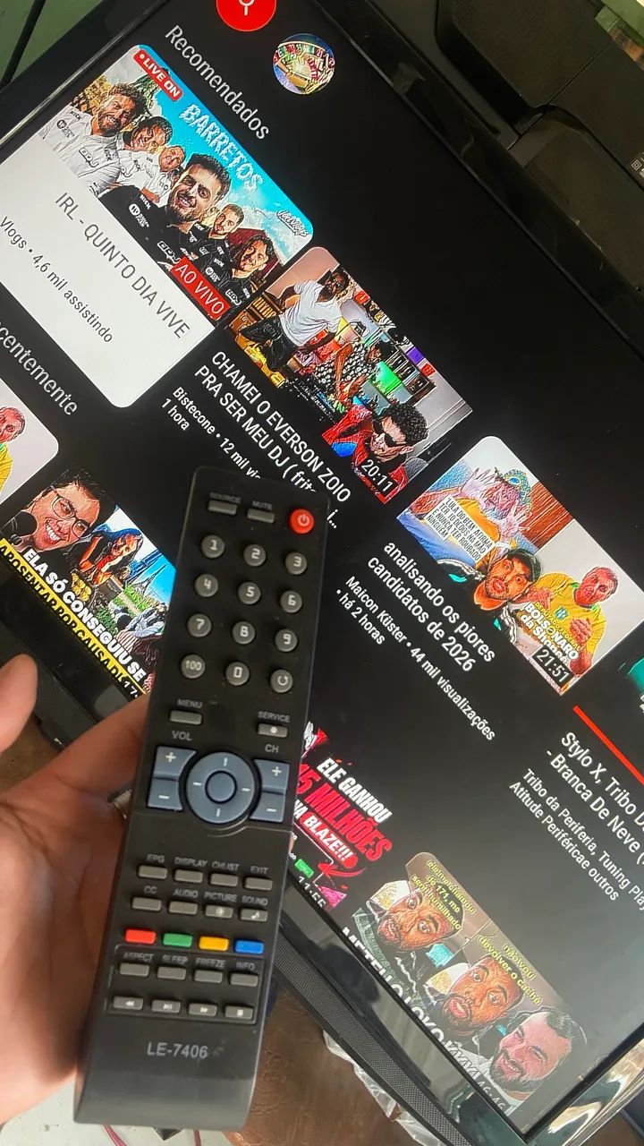 Tv AOC 42 Polegadas Digital sem nenhum detalhe, funcionando tudo