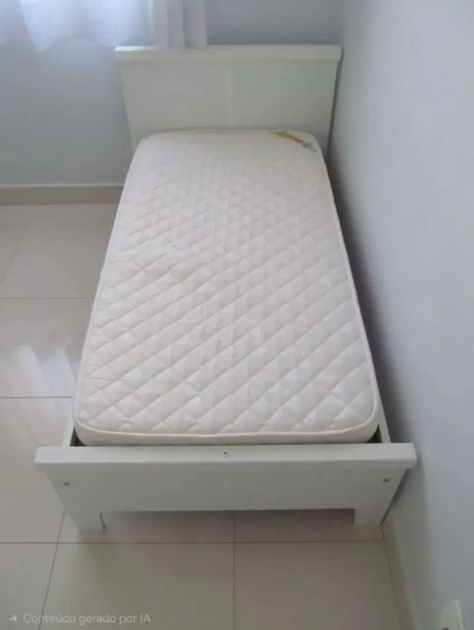 Cama infantil com colchão 