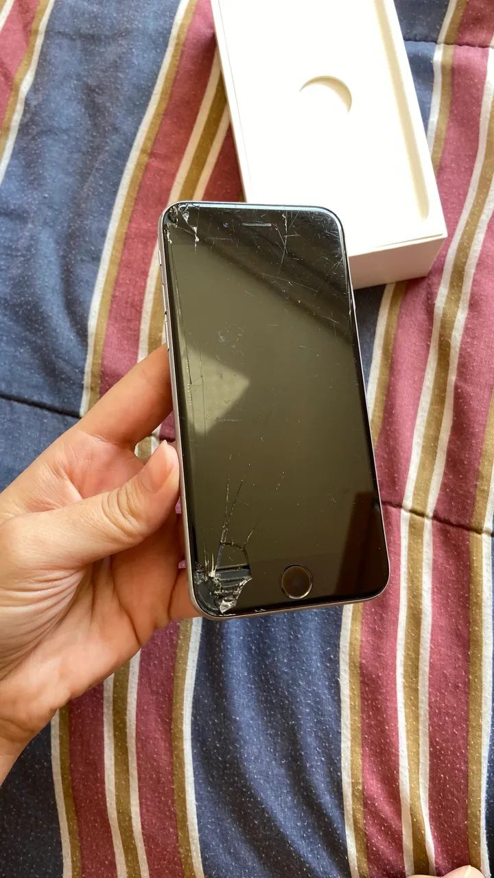 IPhone 6s QUEBRADO só pra retirar peças 