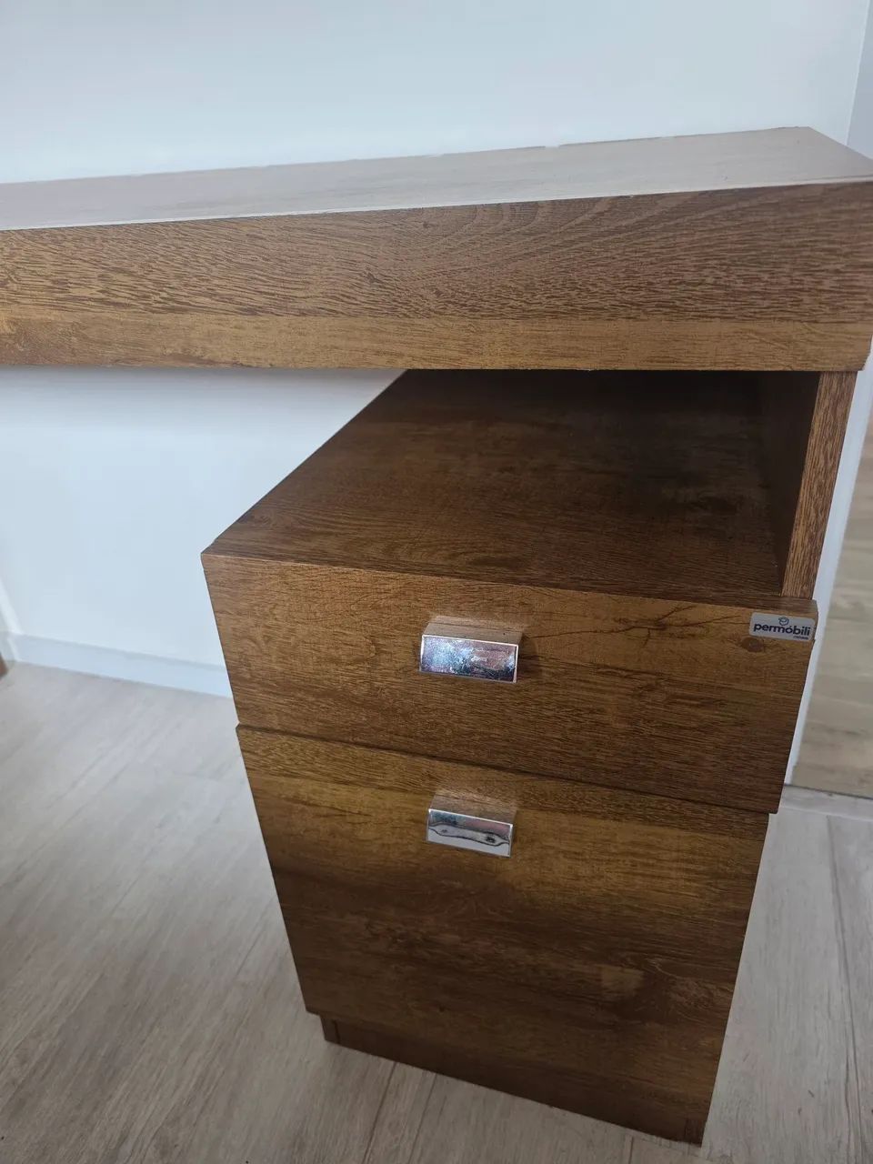 Mesa de escritório com 1 gaveta e 1 armário  - Foto 2