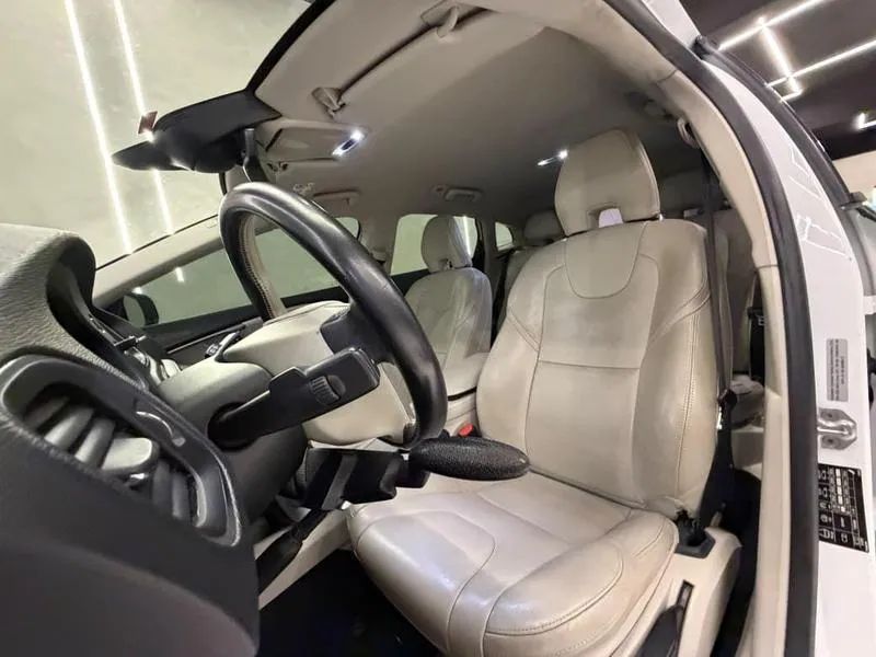 Volvo V40 T-4 KINETIC 2.0 Aut., foto 10 de 14