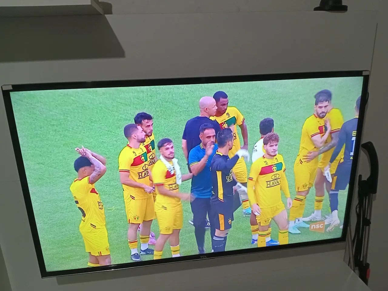 BARBADA VENDO TV TCL EM ÓTIMO ESTADO 48 POLEGADAS.. - Foto 3