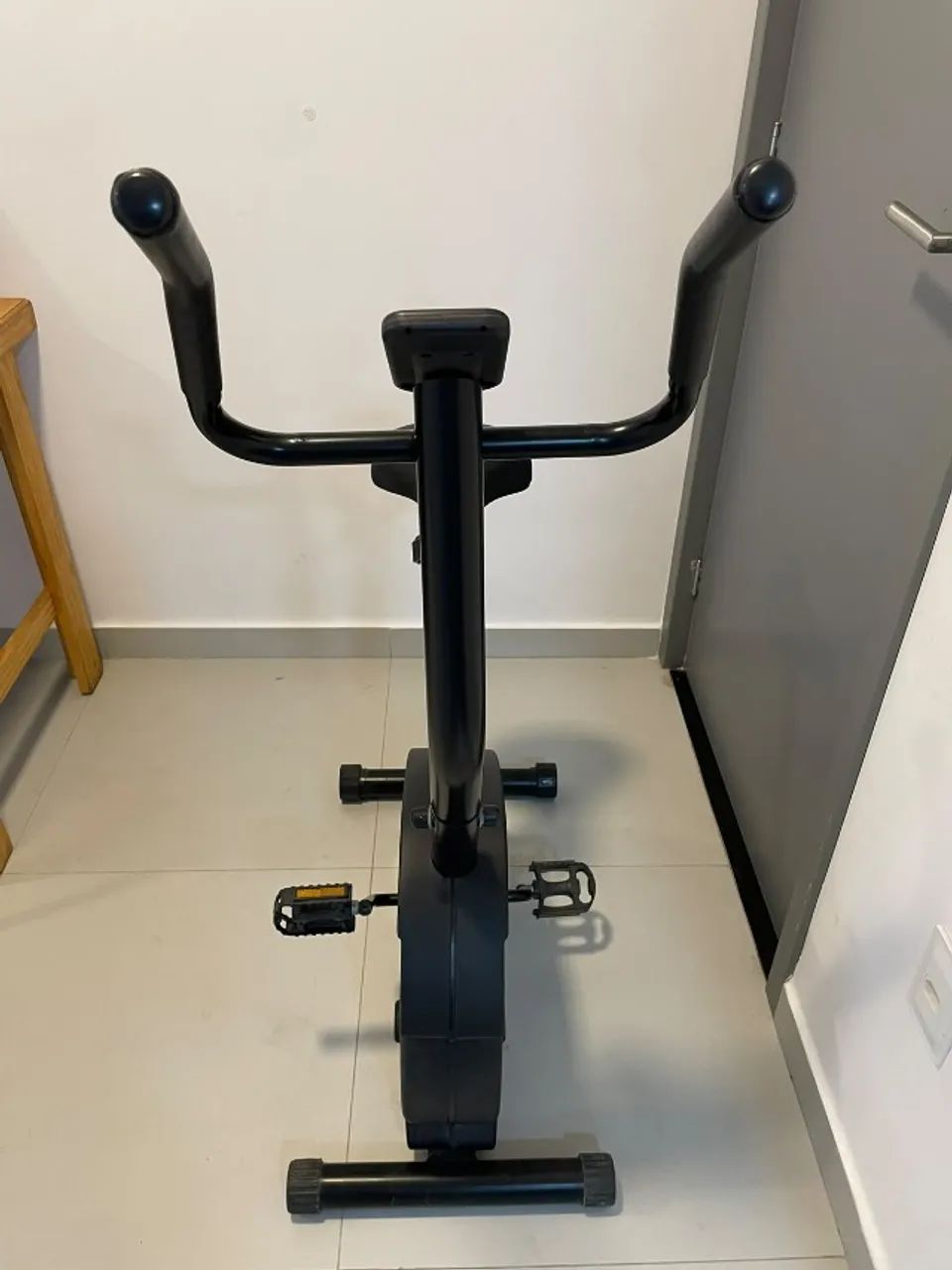 Bicicleta Ergométrica Magnética Vertical Max V - Foto 3