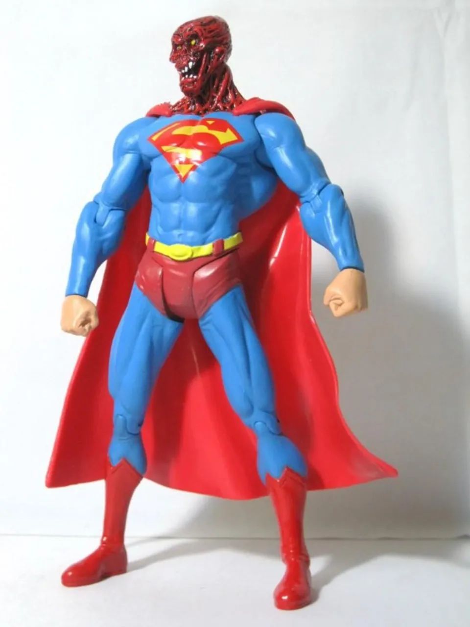 Red Skull Superman DC Direct Series Enemies Among Us (17,5CM)