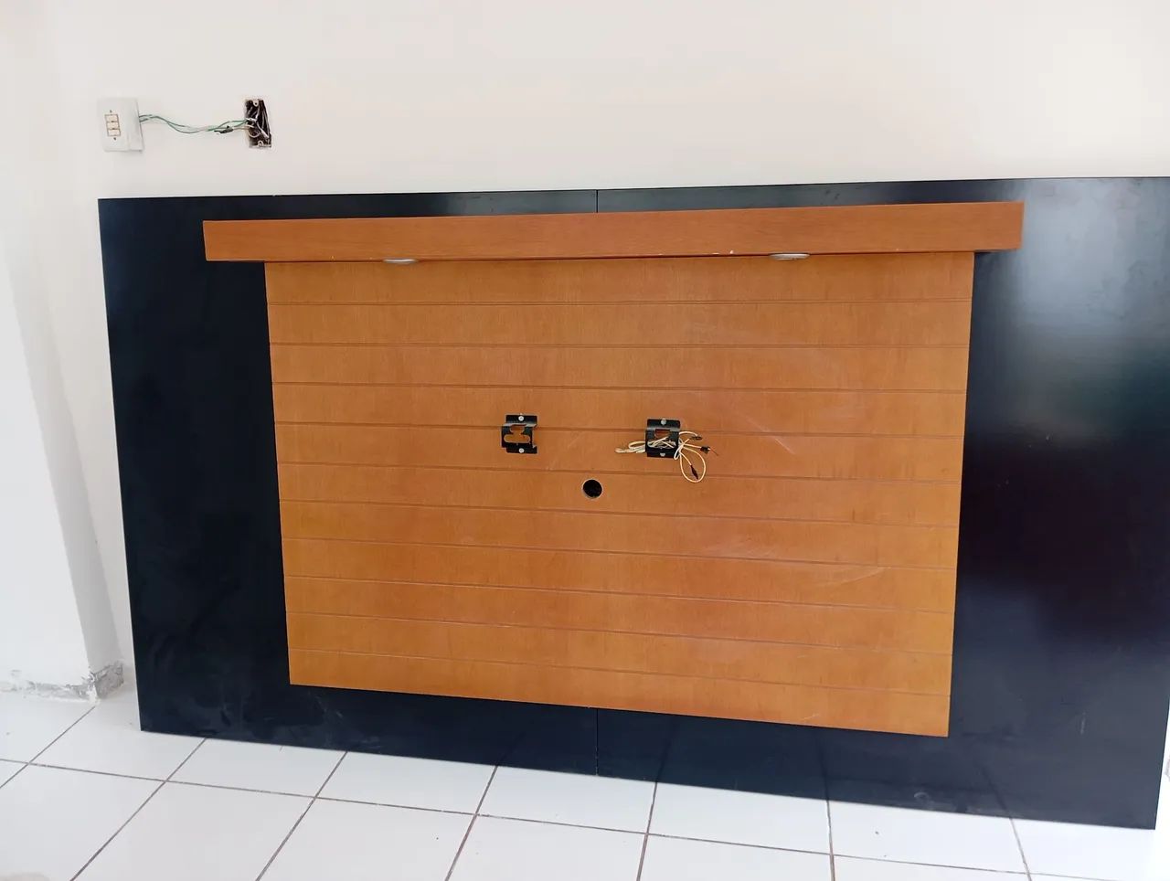 Hanging TV Panel