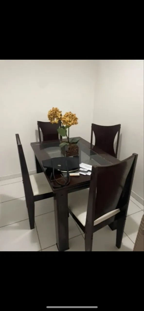 Mesa de jantar 4 lugares 