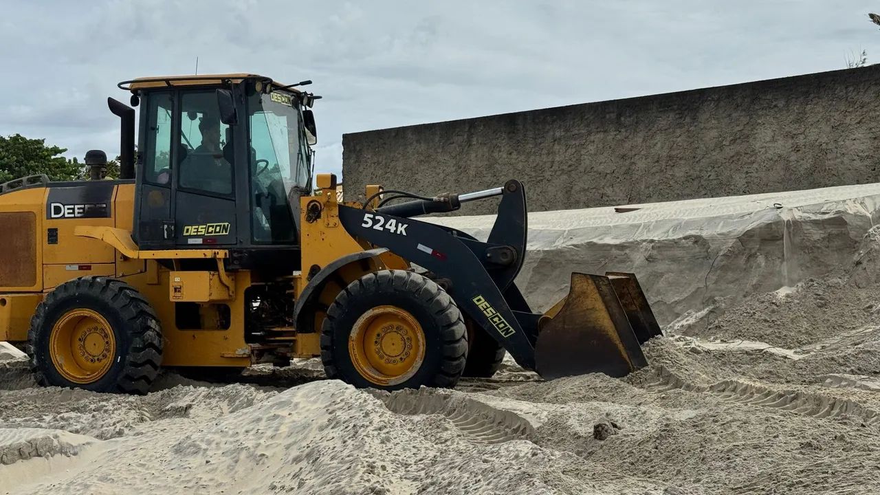 Pá carregadeira 524k Jonh Deere enchedeira muito boa 2015 - Foto 3