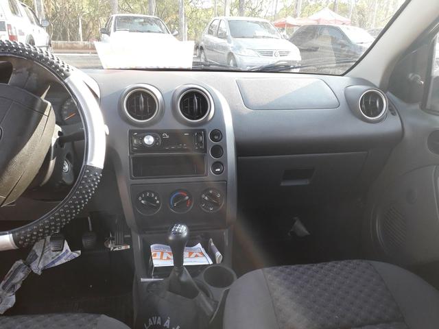 Vendo fiesta hatch 06 1.6 flex - Foto 6