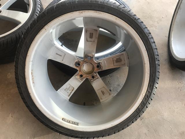 Rodas Aro 20 TSW com pneus novos - Foto 3