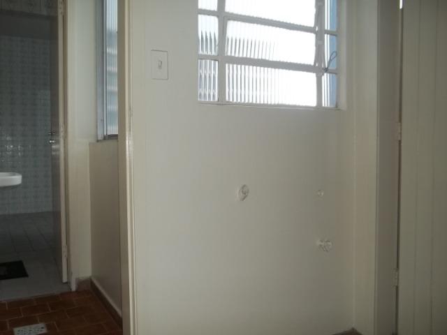 Apartamento dois dormitórios + dep. de empregada, central, ótimo para estudantes - Foto 14