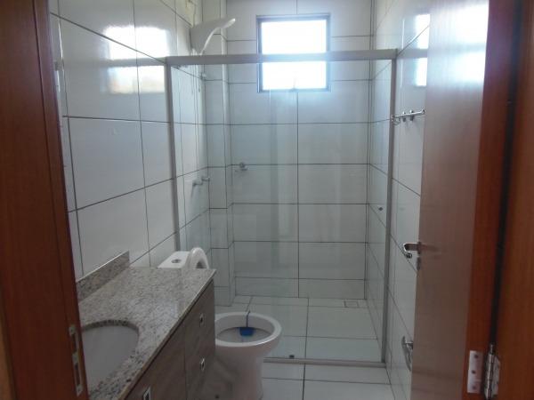 Apartamento com 3 quartos, 1 suíte, duas vagas de garagem e ótima localização - Foto 4