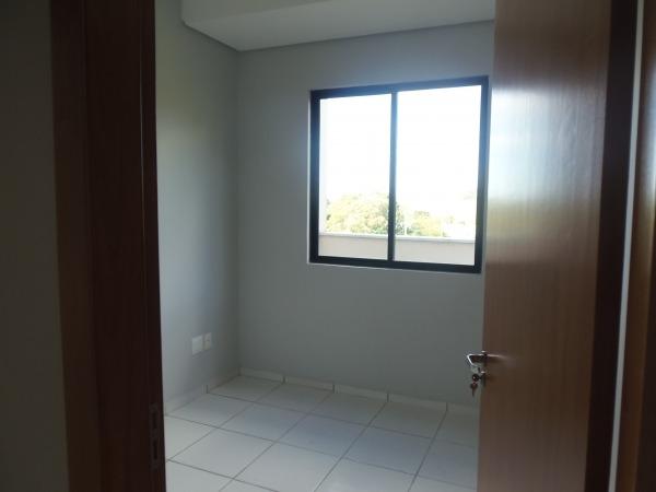 Apartamento com 3 quartos, 1 suíte, duas vagas de garagem e ótima localização - Foto 7