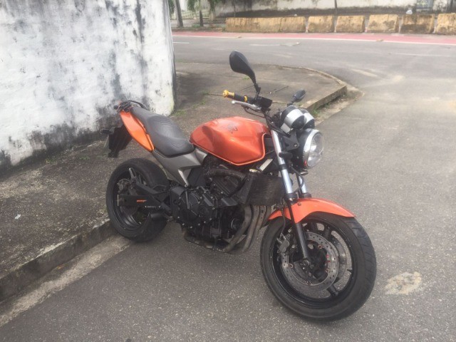 HORNET CARBURADA CUSTOMIZADA