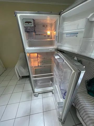 Geladeira Eletrolux Frost free DW50X 428 litros celebrate touch Inox.