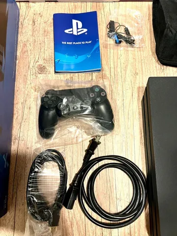 Vendo - Playstation 4 Pro 1Tb CUH-7115B com um ou dois controles, com ou  sem jogos e pouco usado