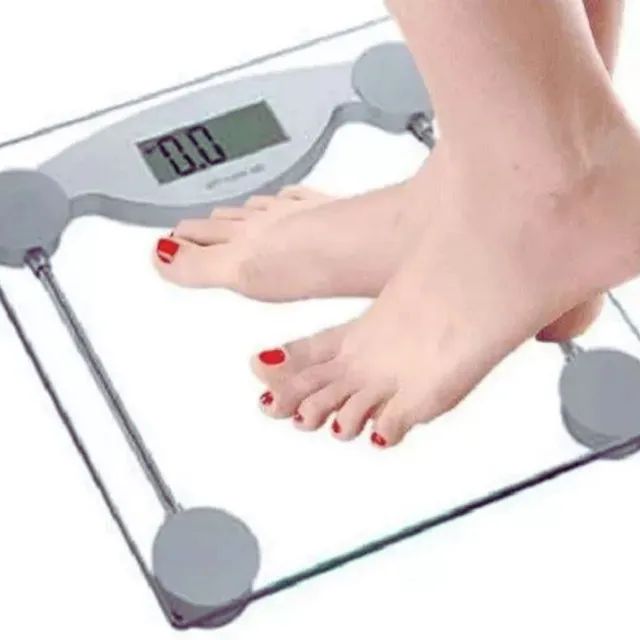 Balança Digital Corporal Vidro Temperado quadrada até 180kg - Foto 5