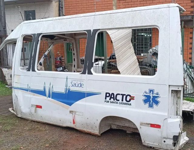 Lateral L E Fiat Ducato Teto Alto 2005 A 2017 - Foto 3