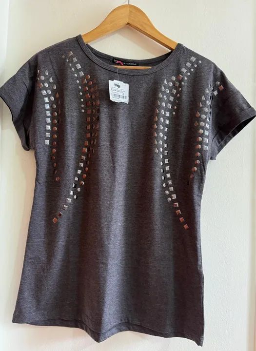 Camiseta Cinza com Detalhes em Prata TNG nova  - Foto 2