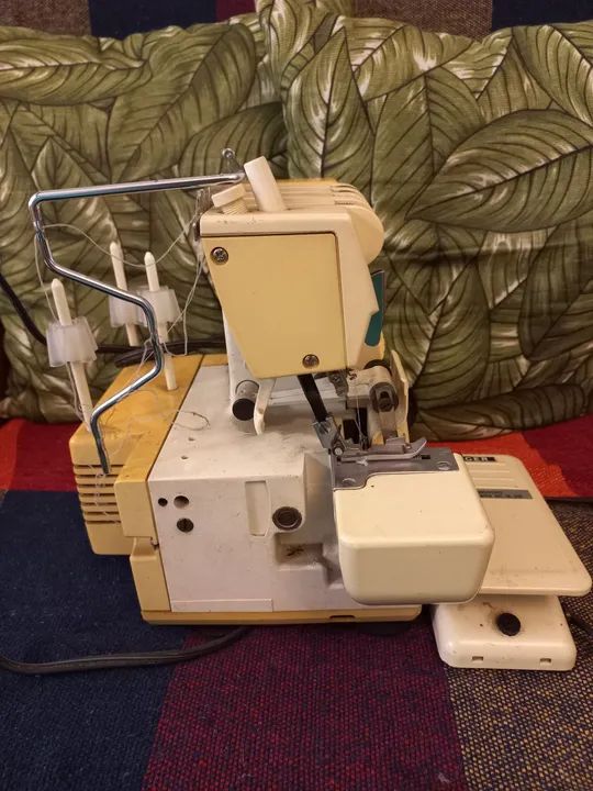 Máquina de Costura Singer Overlock 2054 - Foto 5