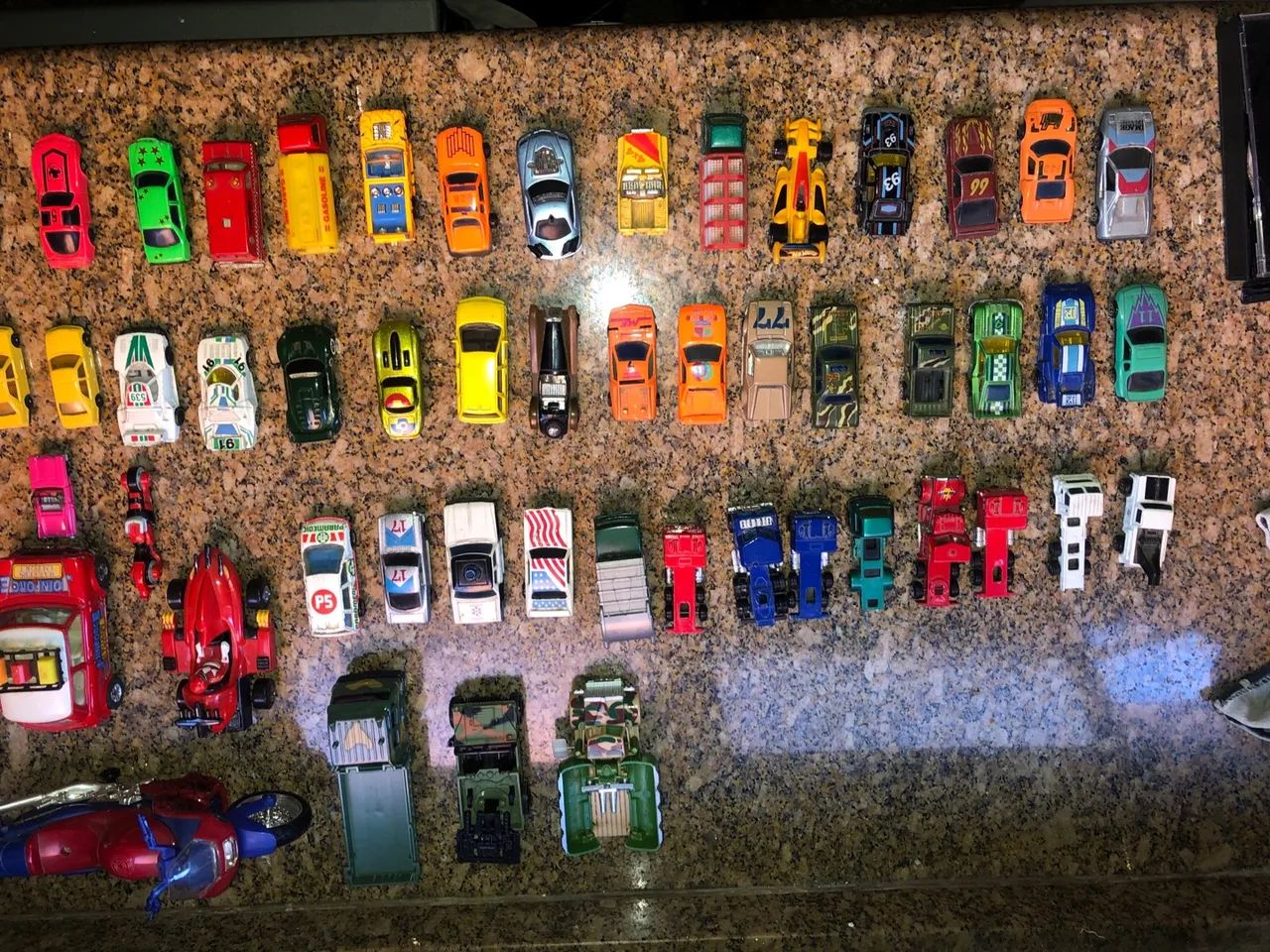 Vendo Lote de Brinquedos e Jogos 