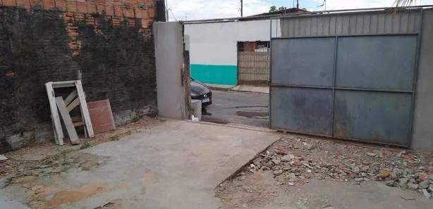 Vendo casa na estrutural 