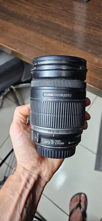 Lente Canon 18-200mm  -  IS -  Ideal para iniciantes!! - Foto 5