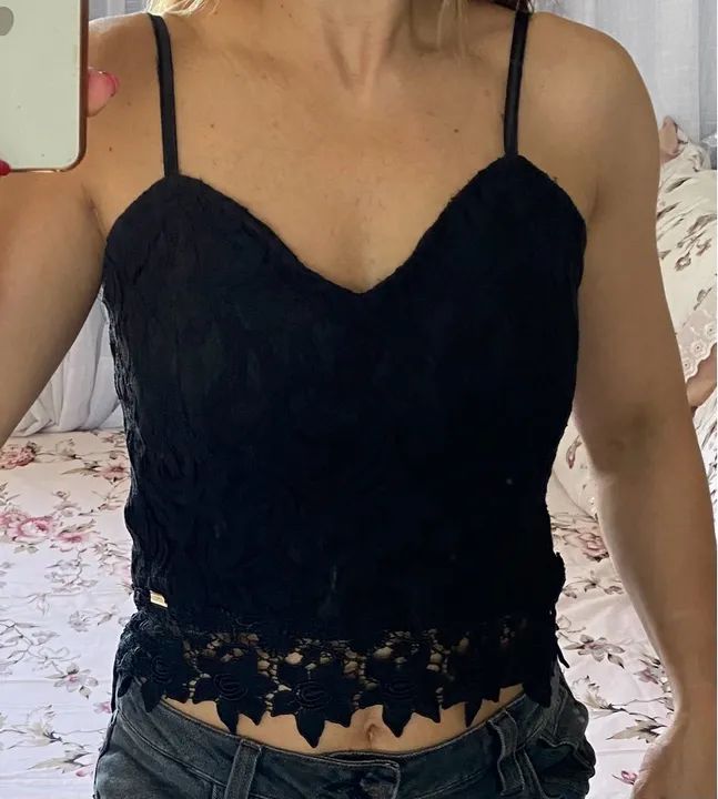 Cropped de renda 