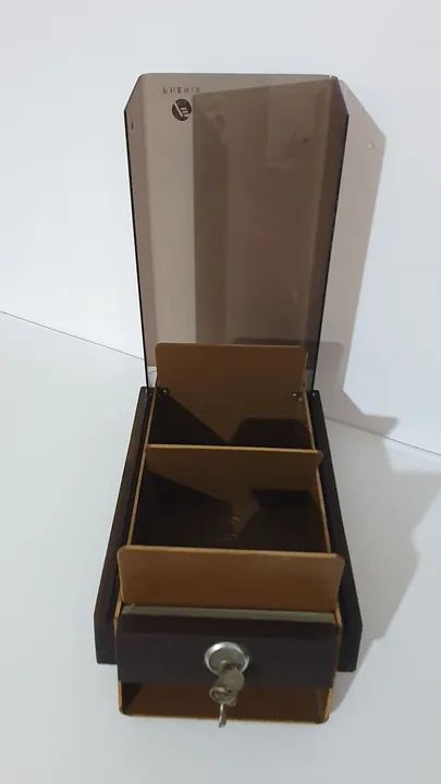 Fichario acrilico e madeira para escritório com chave - Foto 5