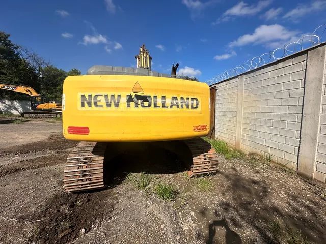 Escavadeira New Holland E215 2014  - Foto 3