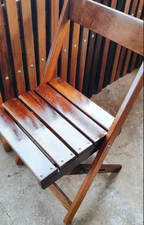 "Conjunto de Mesa e Cadeiras de Madeira 70x70 - Pronto para Uso!" - Foto 3