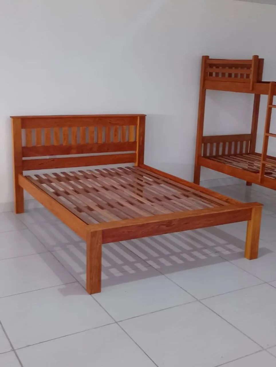 Cama de madeira maciça 64308479052930120