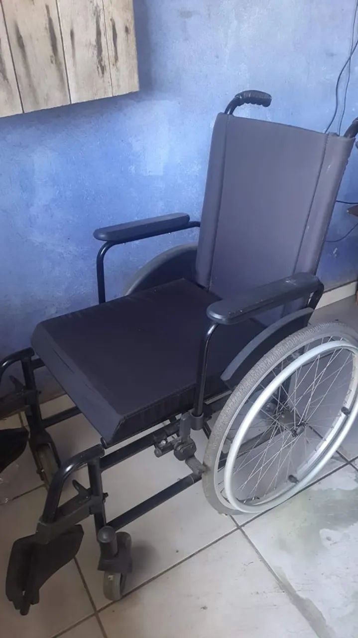 Cadeira de rodas nunca usada - Foto 3