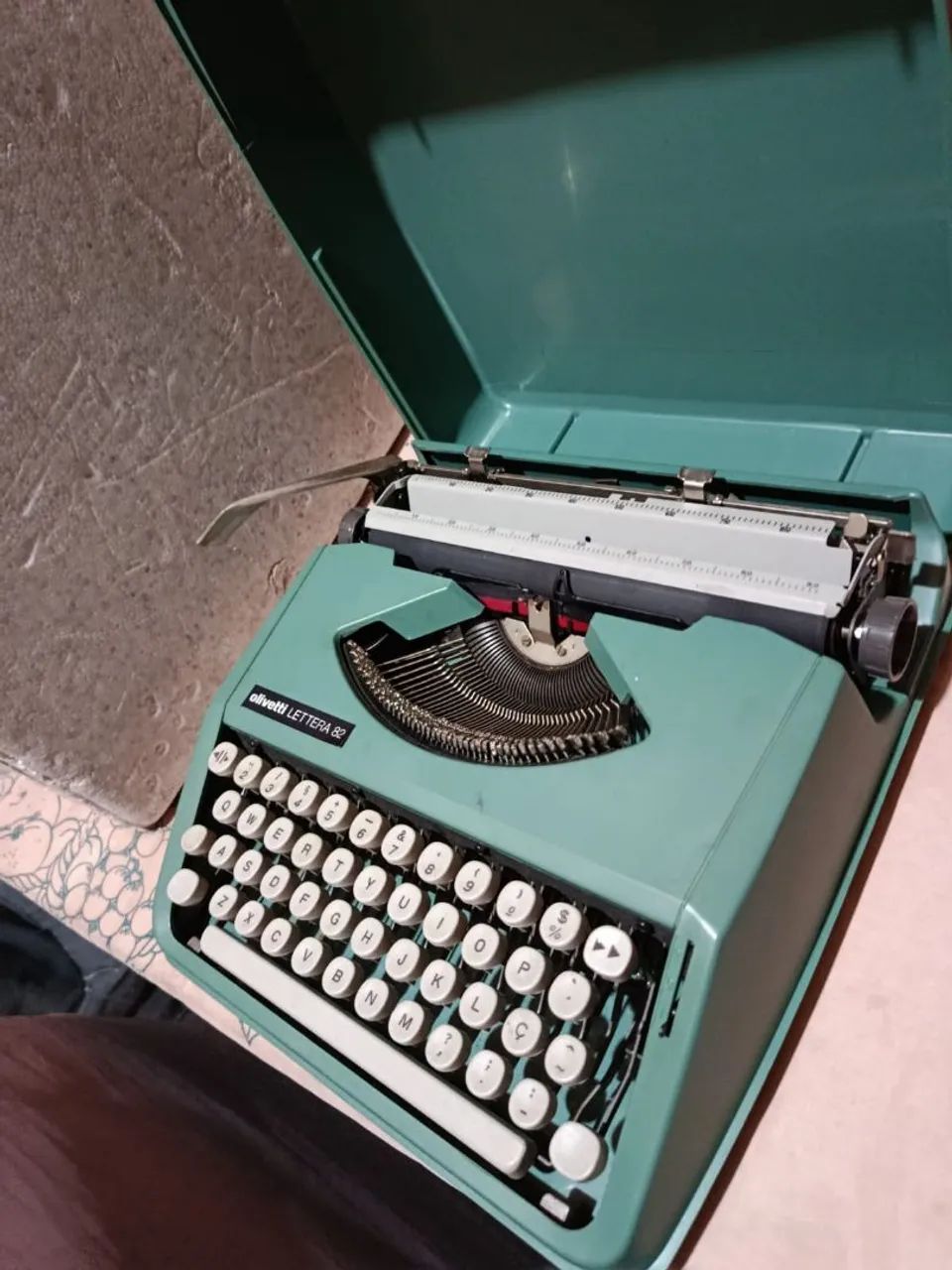 Máquina de escrever Olivetti Lettera 82 - Foto 2