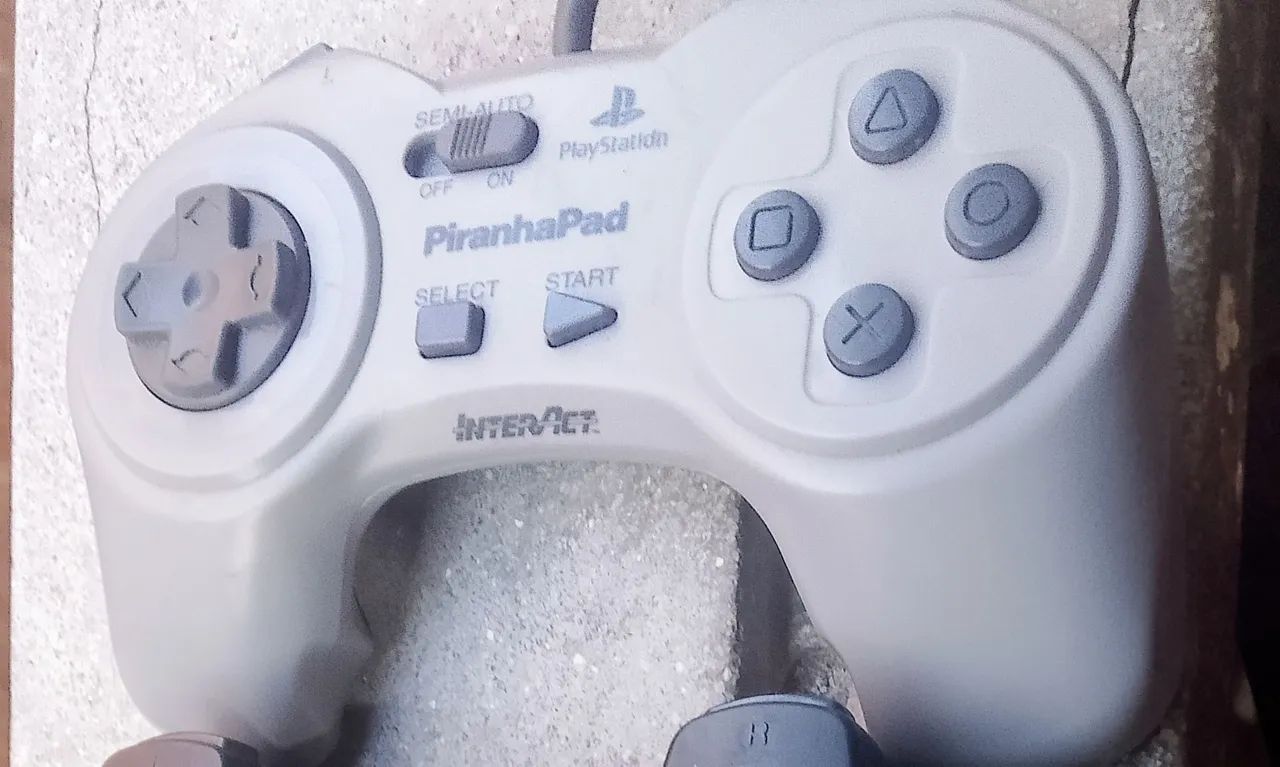 ? Controle PiranhaPad - PS1 / Retrô Gamer