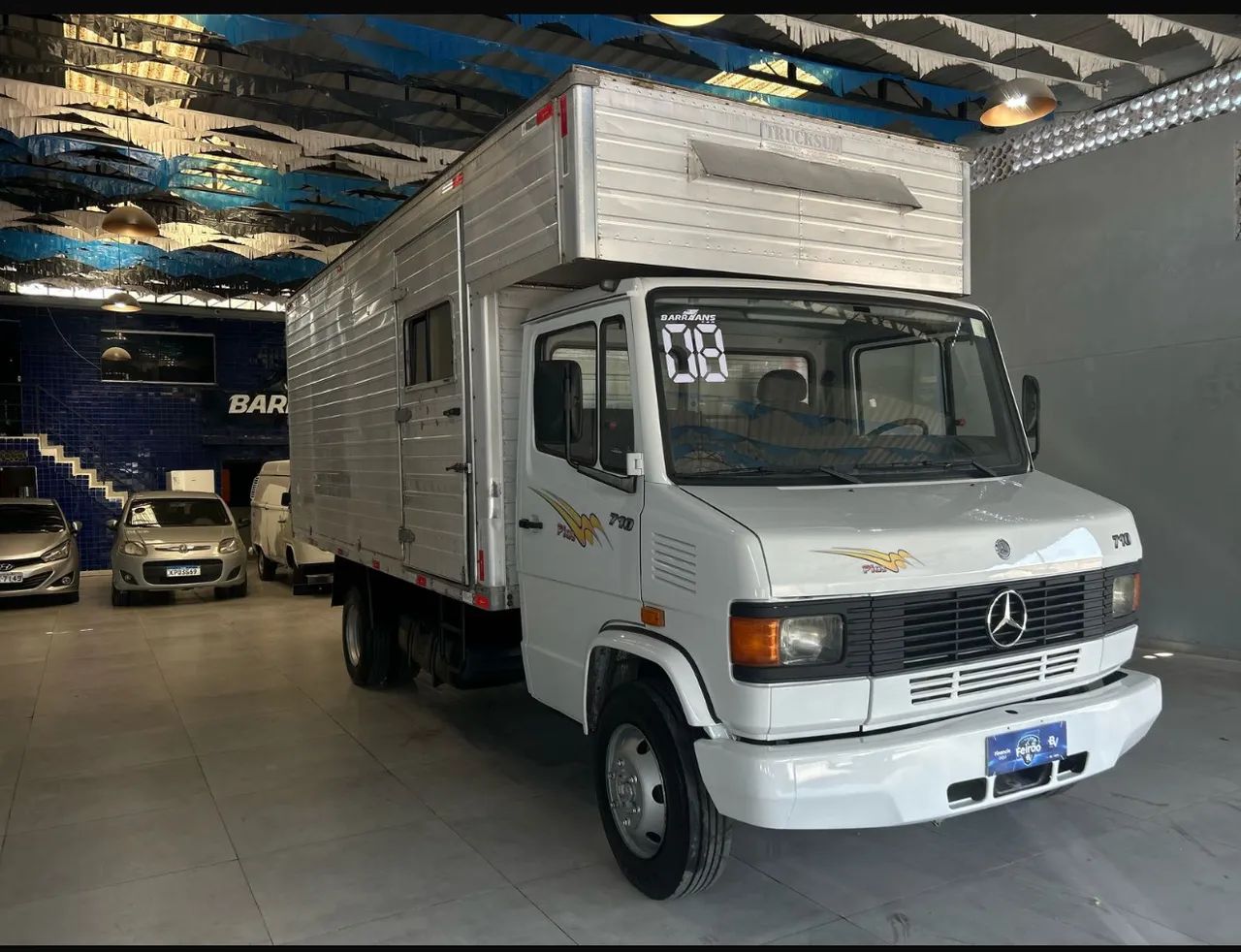 Caminhão Mercedes-Benz 710 
