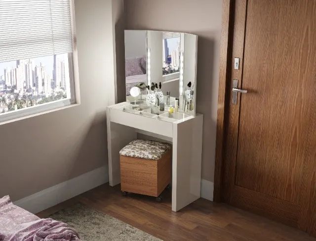 PENTEADEIRA ESPELHADA COM LED