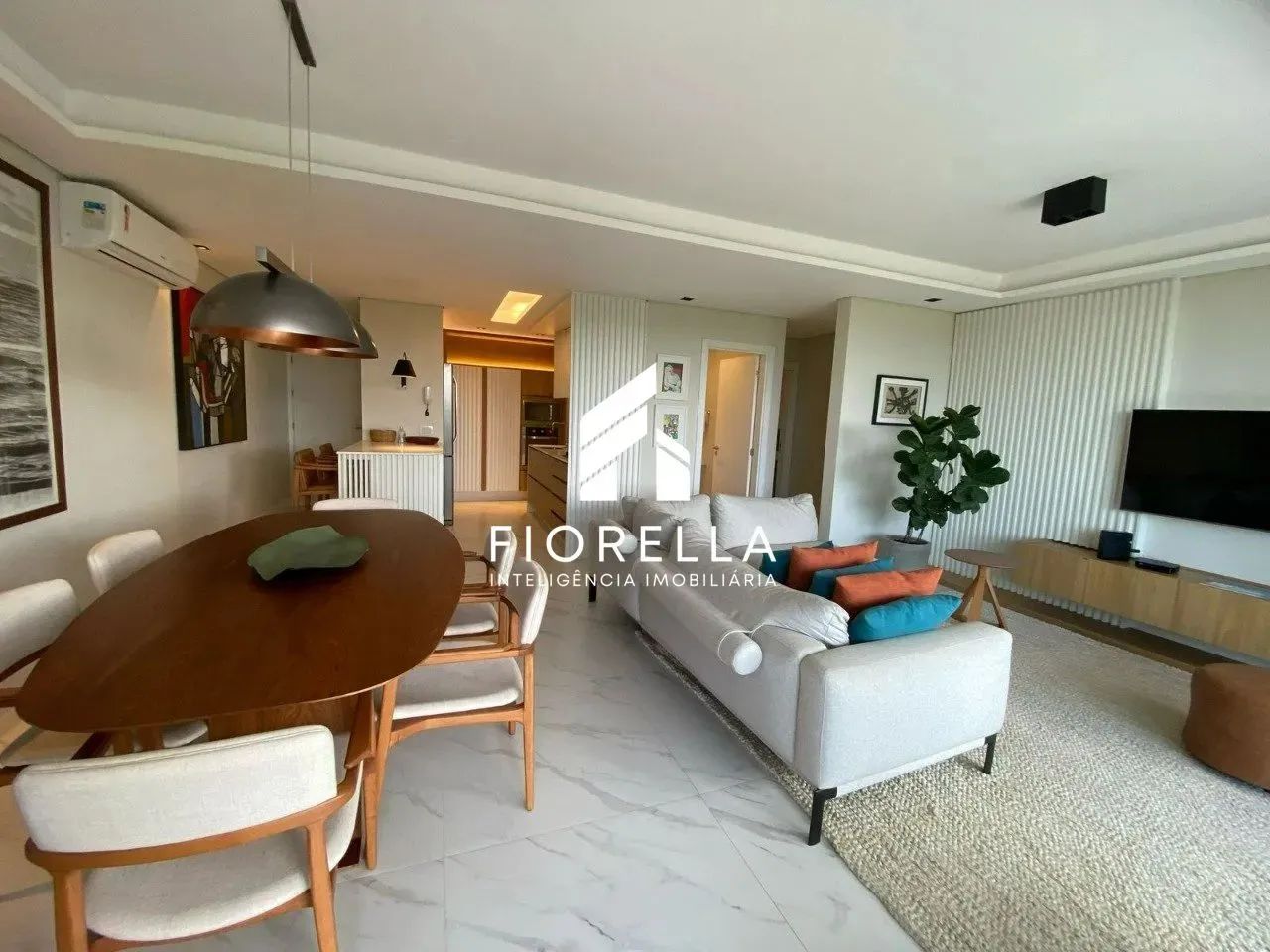 Apartamento com 03 suítes, 02 vagas, à venda, Novo Campeche em Florianópolis-SC