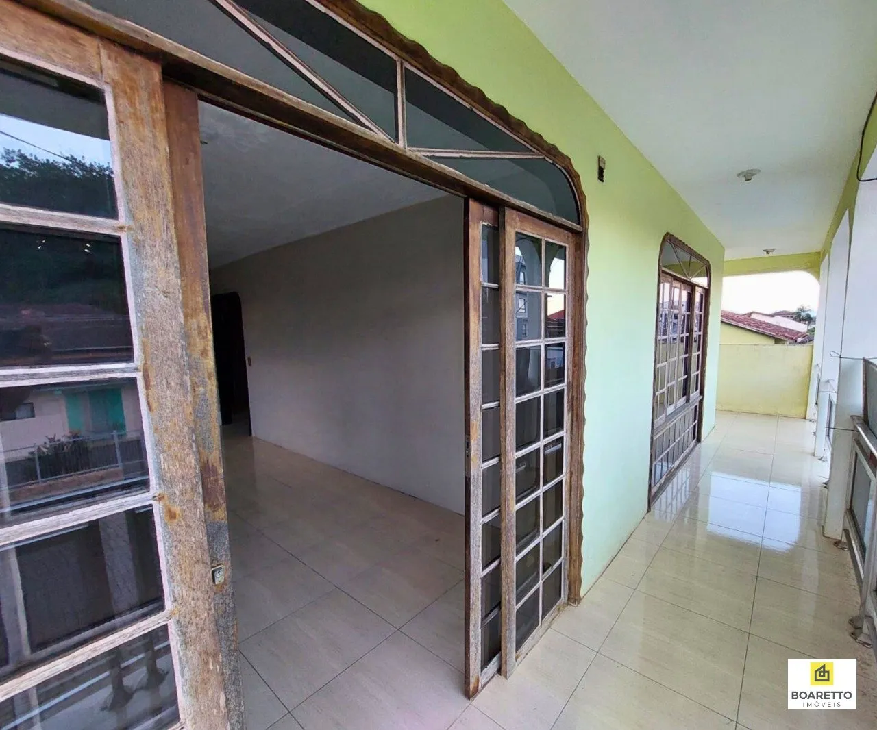 Sobrado Espaçoso para Locação no Bairro Guanabara - Joinville